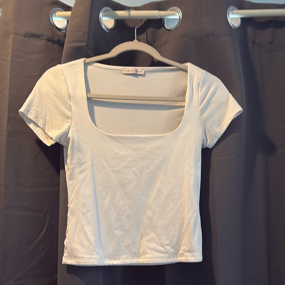 Women’s White Scoop Neck T-Shirt